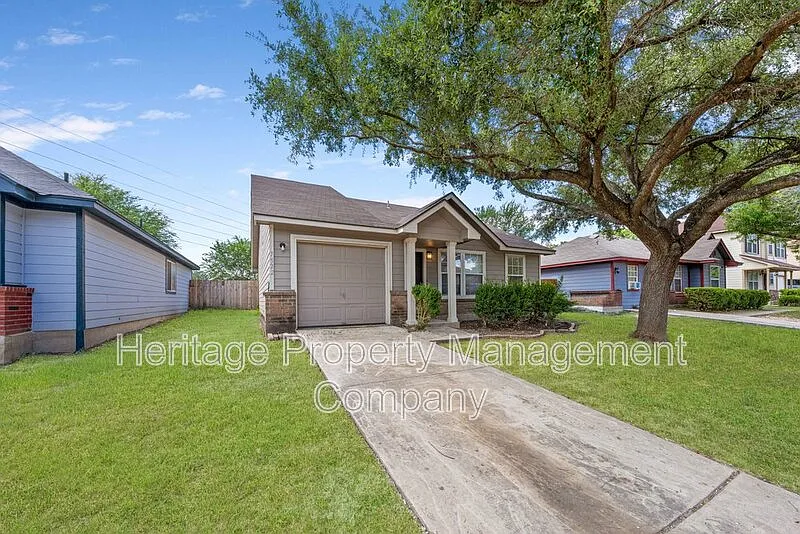 3 bed, 2.0 bath, 1034 sqft, $1,400 — Photo 2