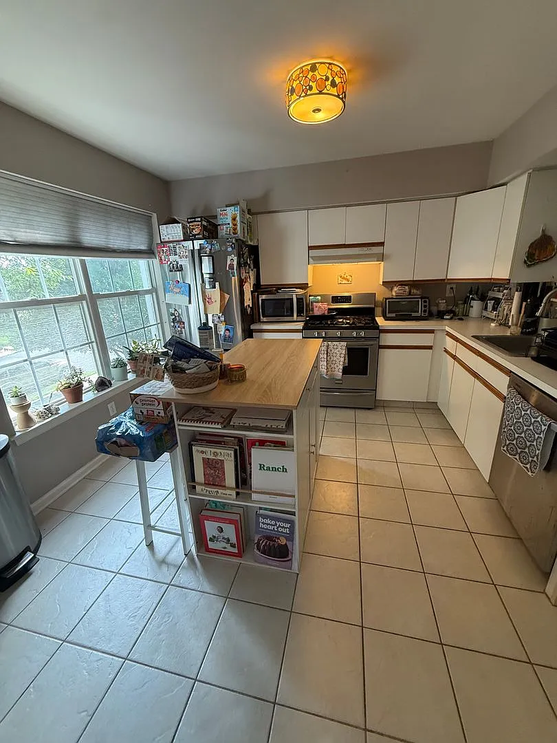 3 Bed - 1.5 Bath Patriot's Ridge Townhome in Central Bucks School District — Photo 4