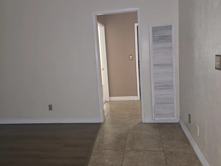 4700 Clair Del Ave #506 — Photo 12