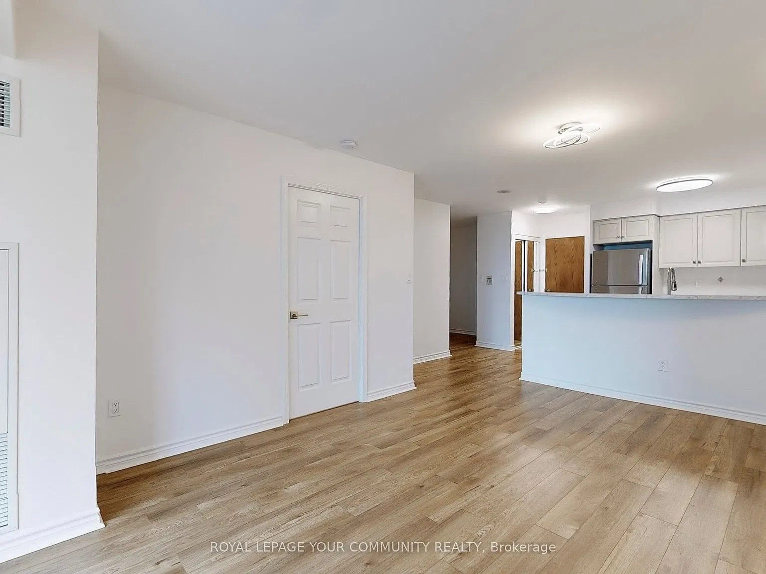 7 Lorraine Dr — Photo 4