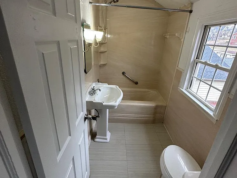 6221 Kenilworth Ave — Photo 6