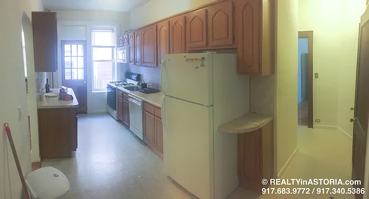 Rented by Alexiou Realty | media 3