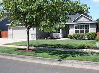 130 Springwood Dr, Eugene, OR 97404