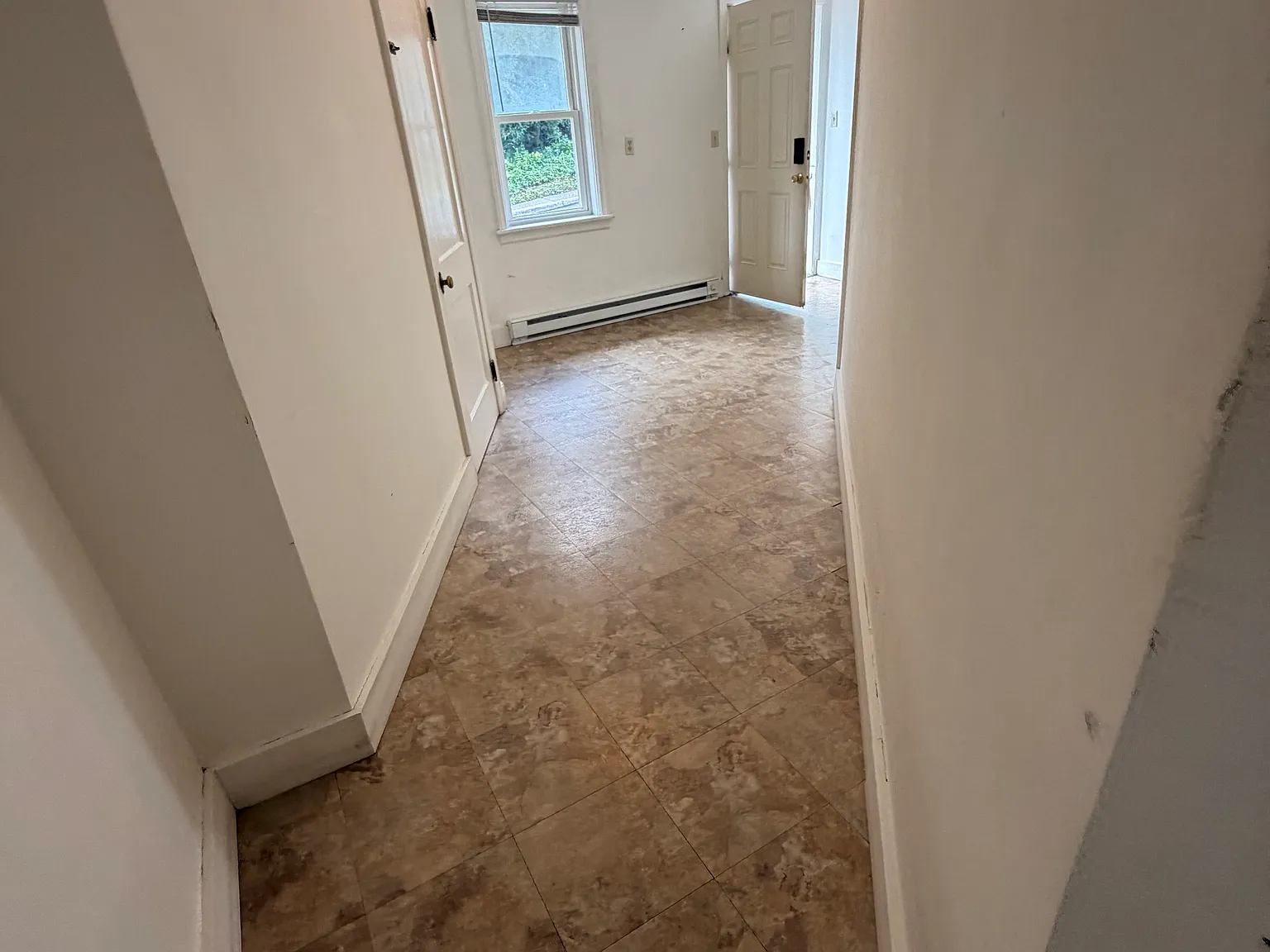 Comfortable 3 Bed /2 Bath Single family Home — Photo 4