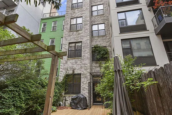 Rented by Besmatch Real Estate Inc | media 8