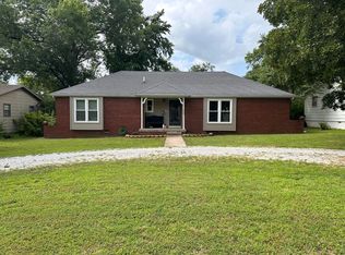 322 W Poplar St, El Dorado Springs, MO 64744
