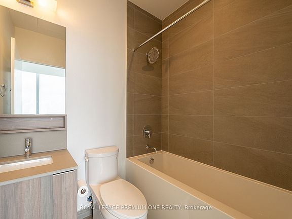3rd image of 950 Portage Pkwy Penthouse 2