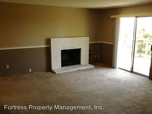 2nd image of 3015-3021 SE 6th Ave