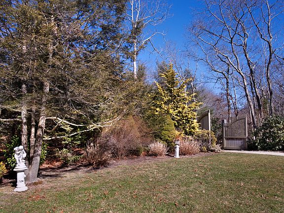 2nd image of 27 Diane Dr