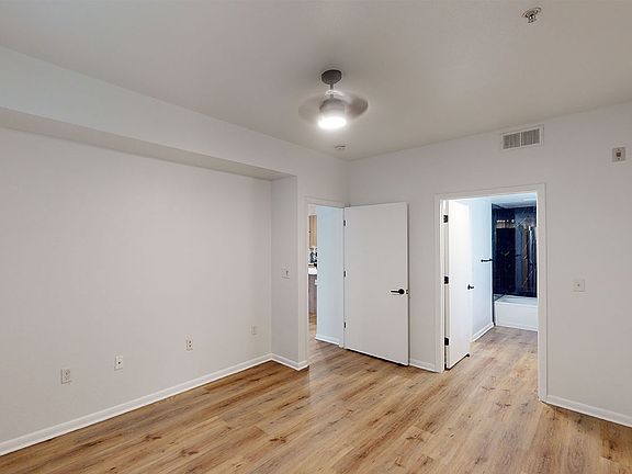 3rd image of 3210 Esperanza Xing #2-5354