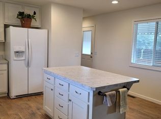 98 Wilderness Rd, Rancho Cordova, CA 95670