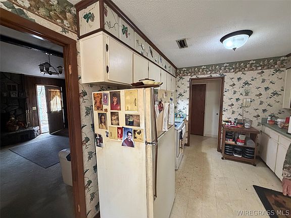 5th image of 106 Loyola Cir