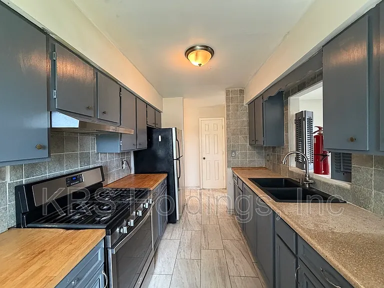 5445 Indian River Rd — Photo 3