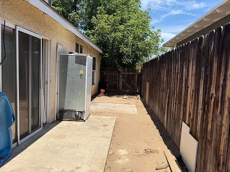 1122 N Thesta St — Photo 11