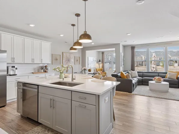 5215 94th Ln N, Brooklyn Park, MN 55443