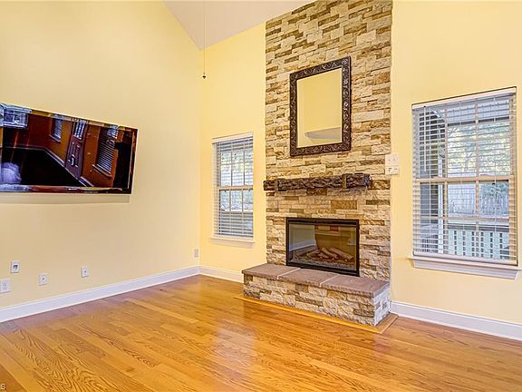 3rd image of 617 Woodlake Park Dr