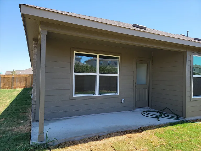 100 Montego St — Photo 29