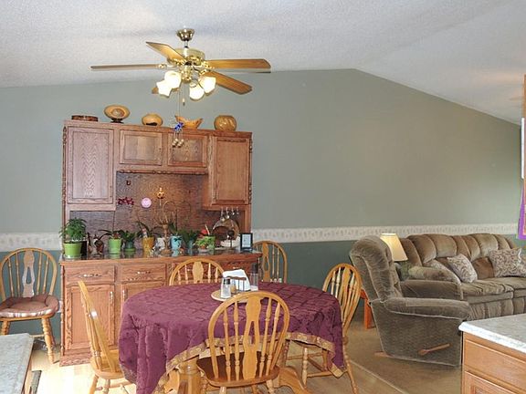 4th image of 2925 Lakeview Dr