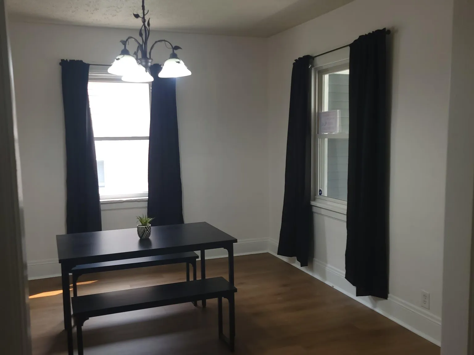 3 bed, 1.5 bath, 1026 sqft, $1,162 — Photo 3