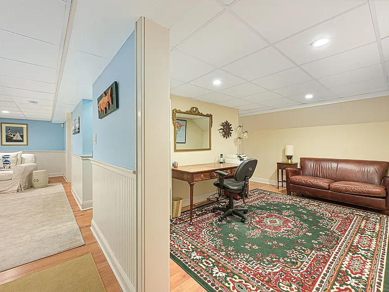 14 Hedges Banks Dr — Photo 19