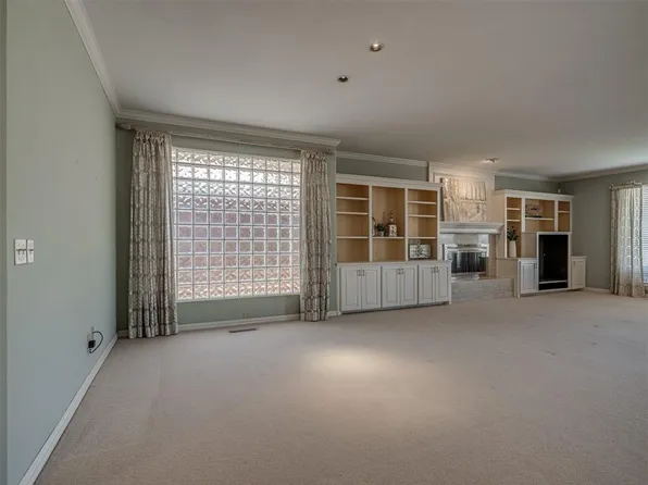 621 E Oak Pl, Edmond, OK 73025