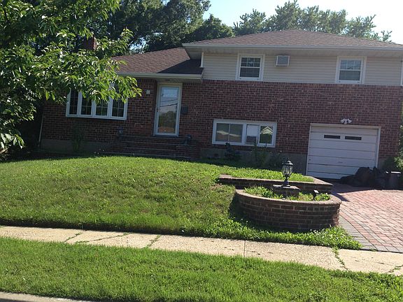 2nd image of 61 Lourae Dr