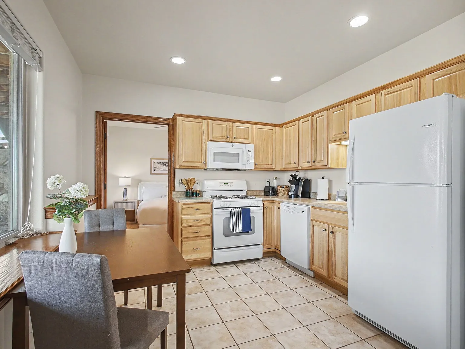 Antelope Ln, Colorado Springs — Photo 2