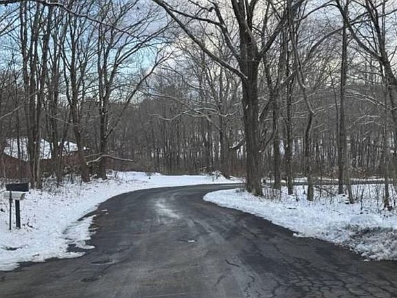 Exterior Neighborhood (street photo)