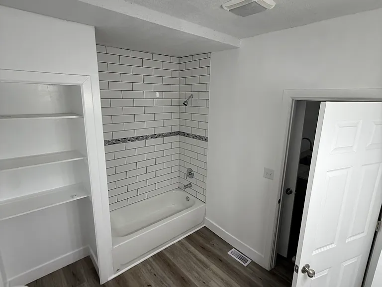 3604 E 53rd St — Photo 10
