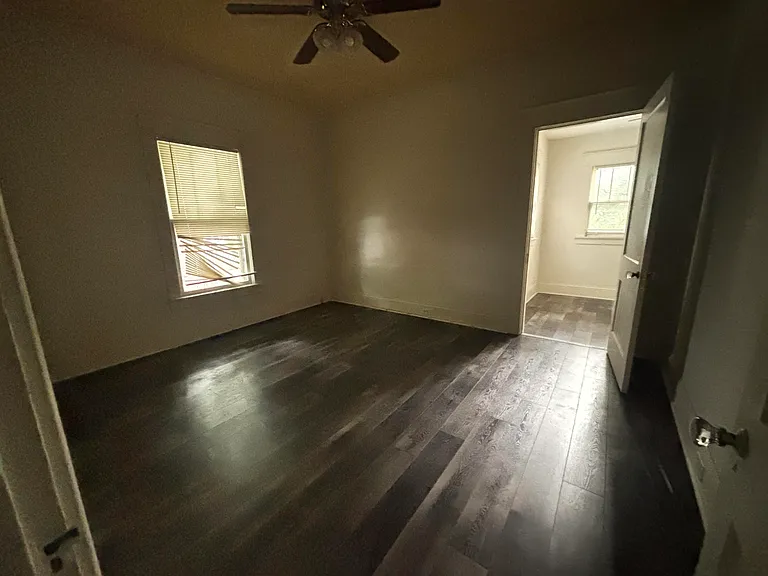 1489 Elizabeth St — Photo 5