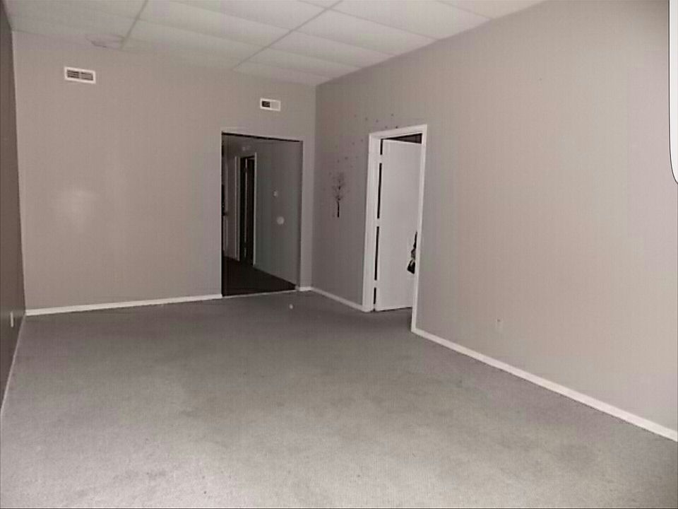 2nd image of 103 W Market St #B