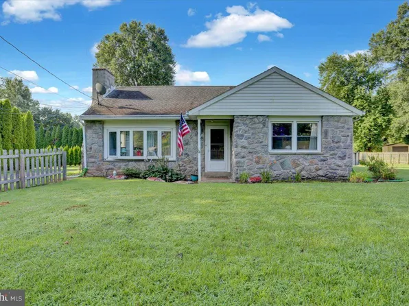 856 Monocacy Creek Rd, Birdsboro, PA 19508