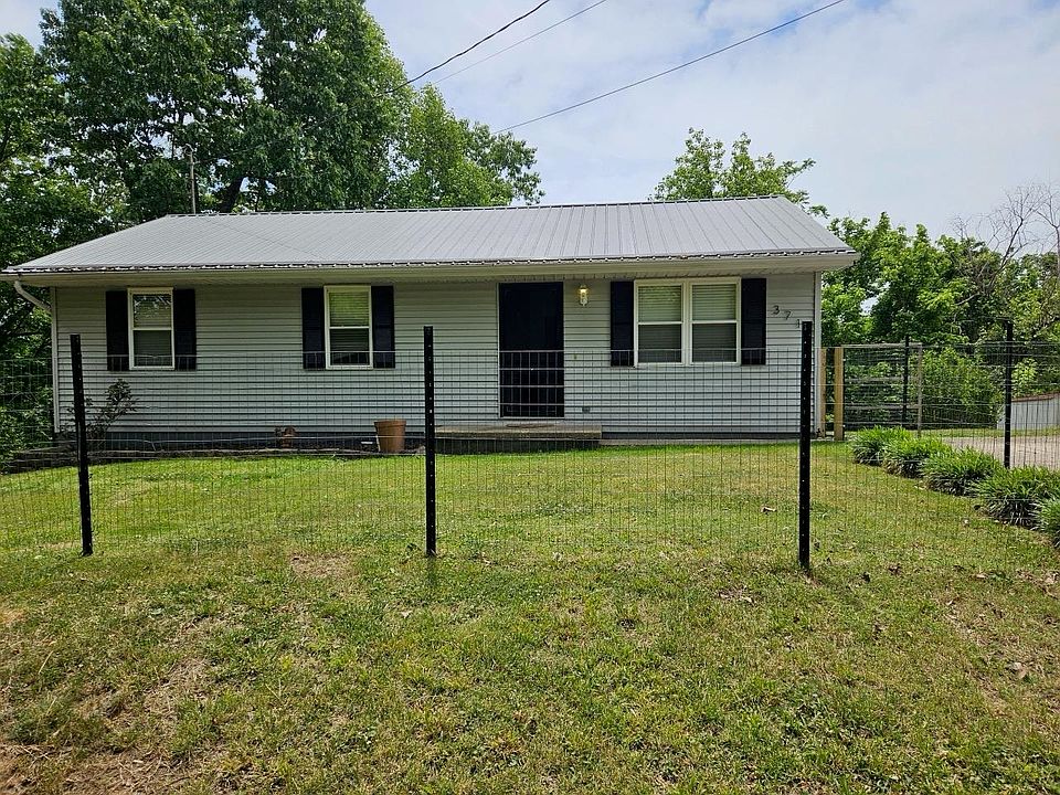 1st image of 3710 Oakview Dr