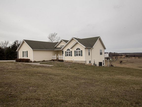 2nd image of 425 Rock Court Dr
