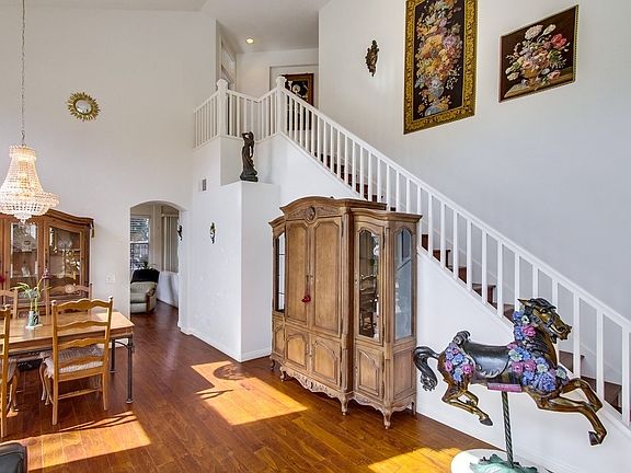 3rd image of 5309 Renaissance Ave
