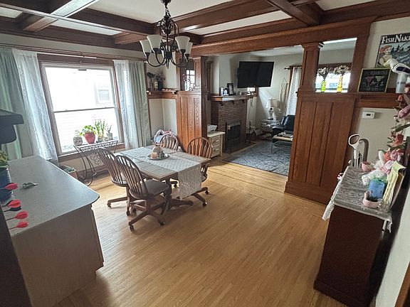 5th image of 161 Saranac Ave