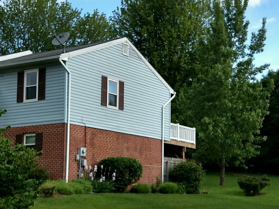 2nd image of 471 Crosswinds Dr