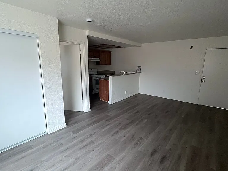 Tujunga Pines — Photo 11