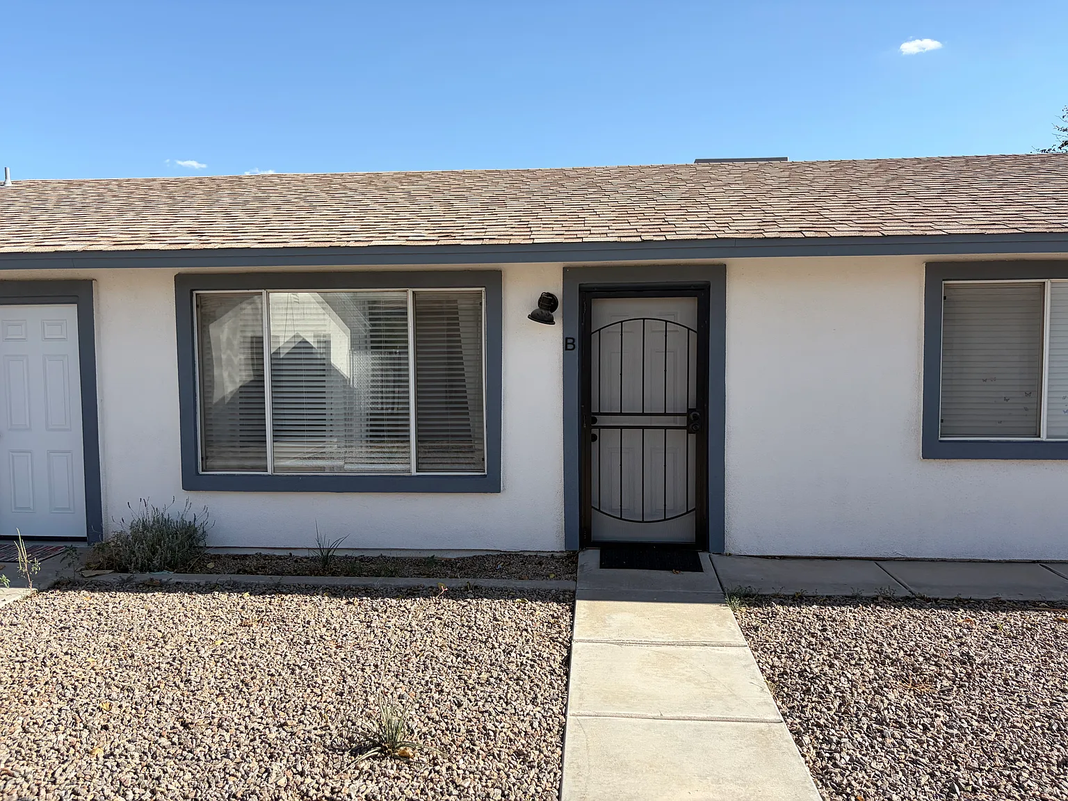 2 bed, 950 sqft, $1,100 — Photo 1
