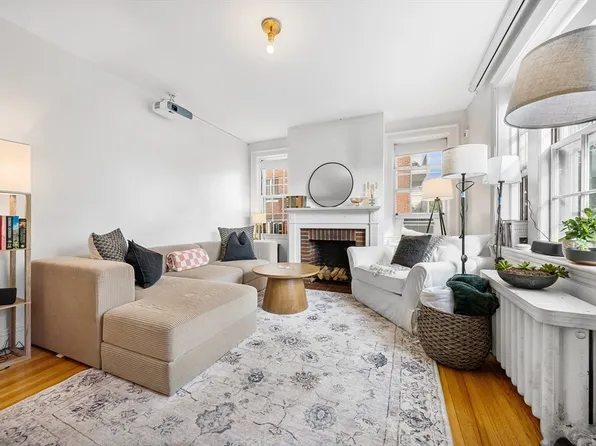 31 Concord Ave APT 10A, Cambridge, MA 02138