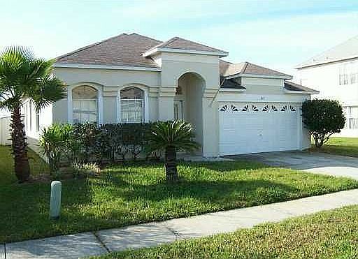 Beautiful screened pool,Vaulted ceilings,open floor plan,HANDY-MAN's Dream. 