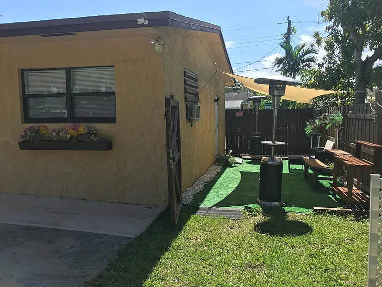 310 SW 9th Ave — Photo 36