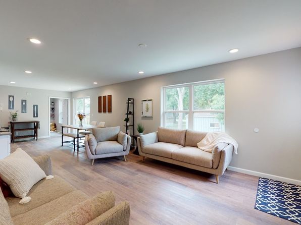 105 8th St S