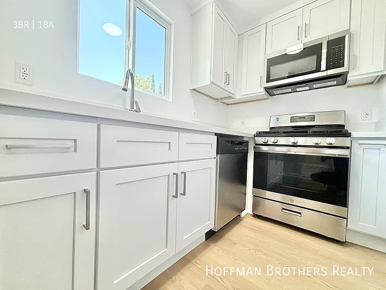 327 S Avenue 59 #3 — Photo 1