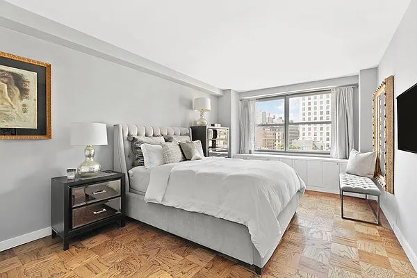 Sold by Compass | media 6