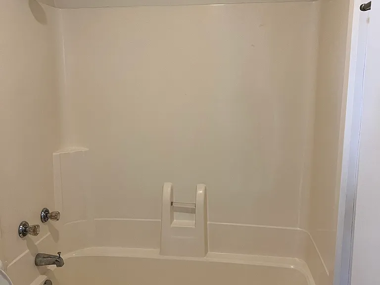 Tub/Shower combo