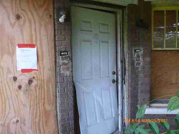 8924 N Clarendon