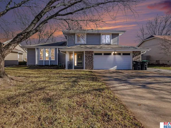 2923 S 159th Cir, Omaha, NE 68130