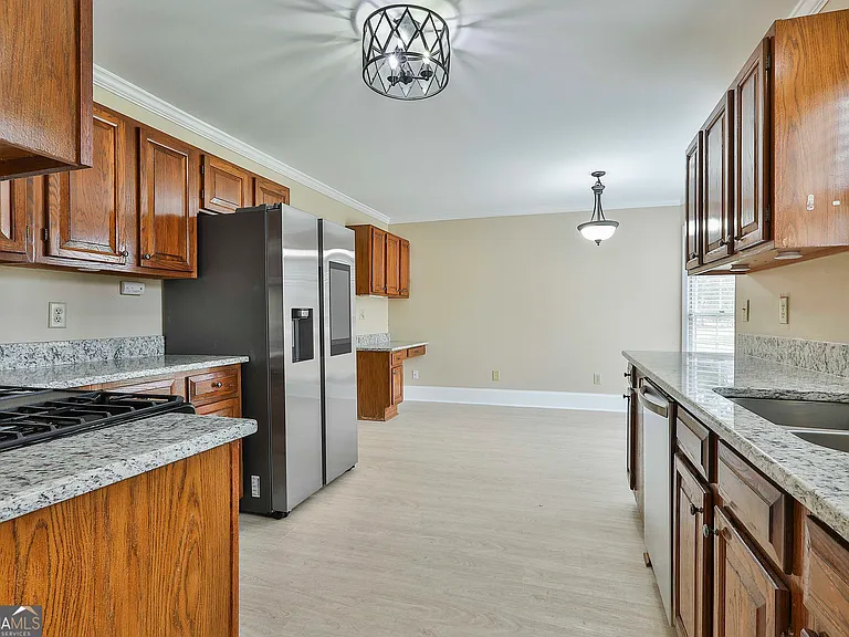 544 Sullivan Rd — Photo 12