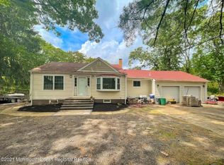 302 White St, Howell, NJ 07731